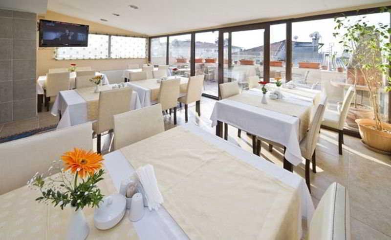 Kupeli Hotel Istanboel Buitenkant foto