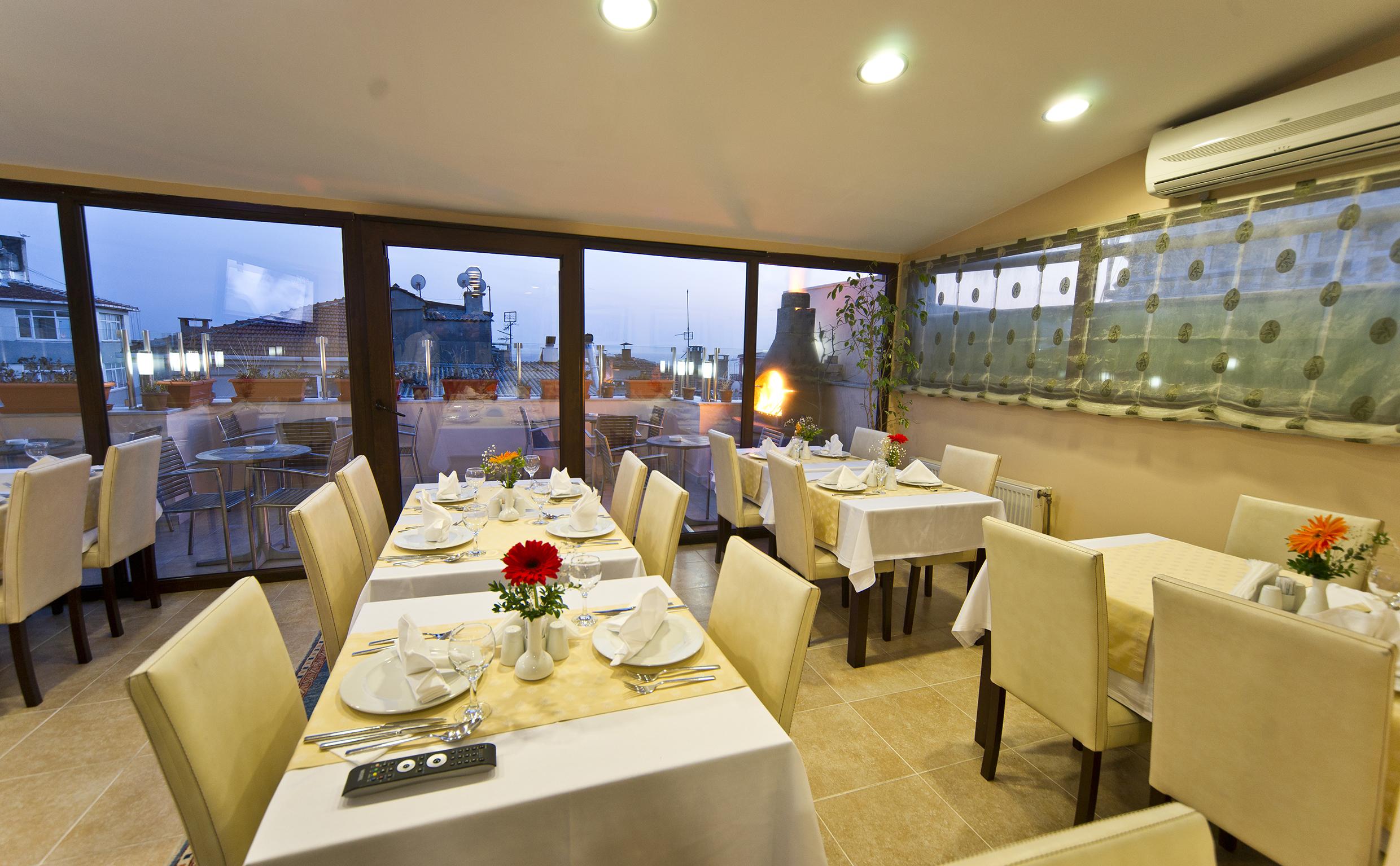 Kupeli Hotel Istanboel Buitenkant foto