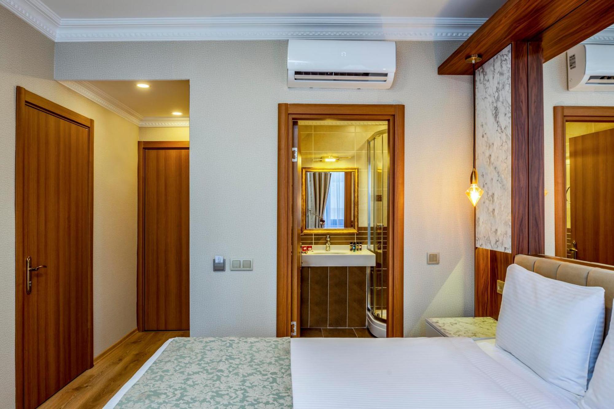 Kupeli Hotel Istanboel Buitenkant foto