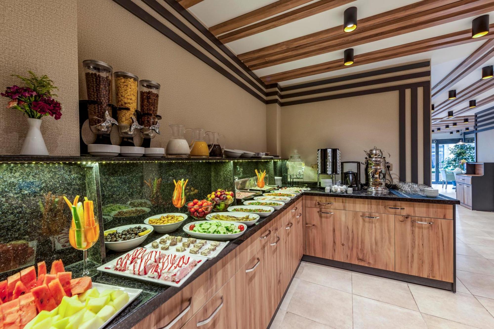 Kupeli Hotel Istanboel Buitenkant foto