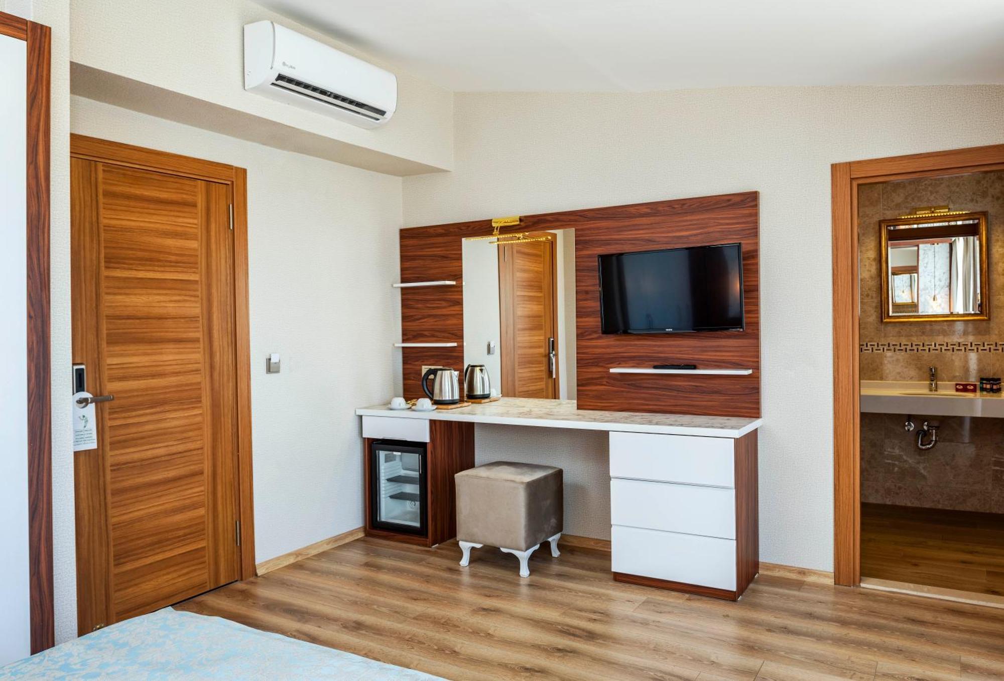 Kupeli Hotel Istanboel Buitenkant foto